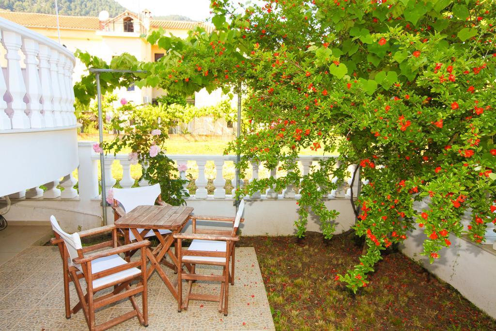 Nereids Apartments And Studios Chrysi Ammoudia Exterior foto